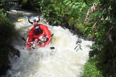 Descente rapides raft montagne