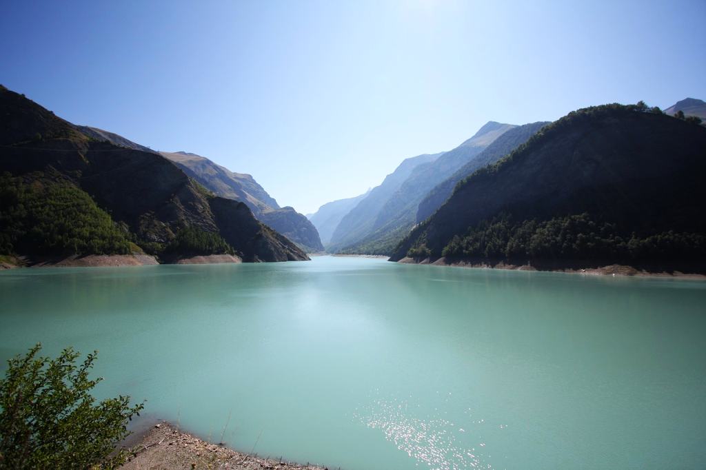 Lac du Chambon Isère tunnel Oisans