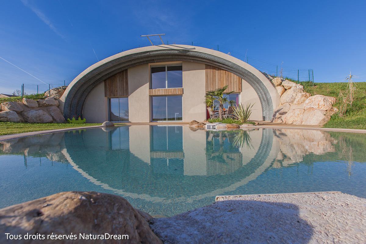 piscine extérieure chauffée par géothermie