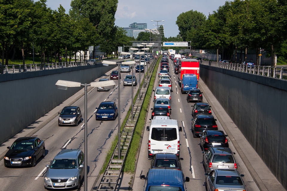 restrictions circulation automobile pollution alerte Lyon Grenoble Paris